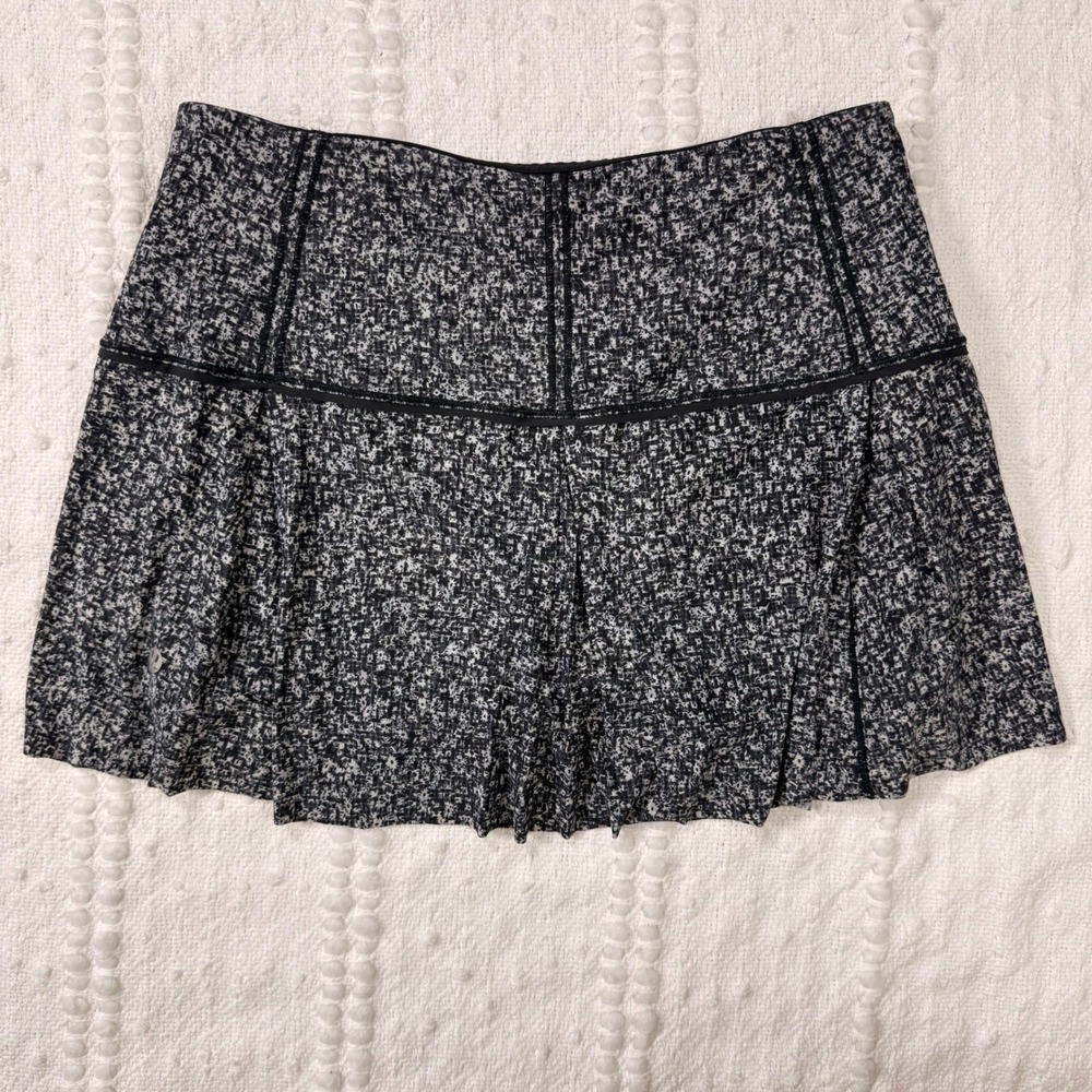 Lululemon Pace Rival Skirt Black White Pixelated Print Athletic Skort Size 6